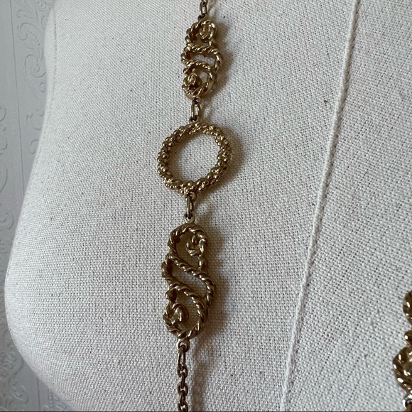 Vintage Sarah Coventry Goldtone Necklace - Picture 5 of 6